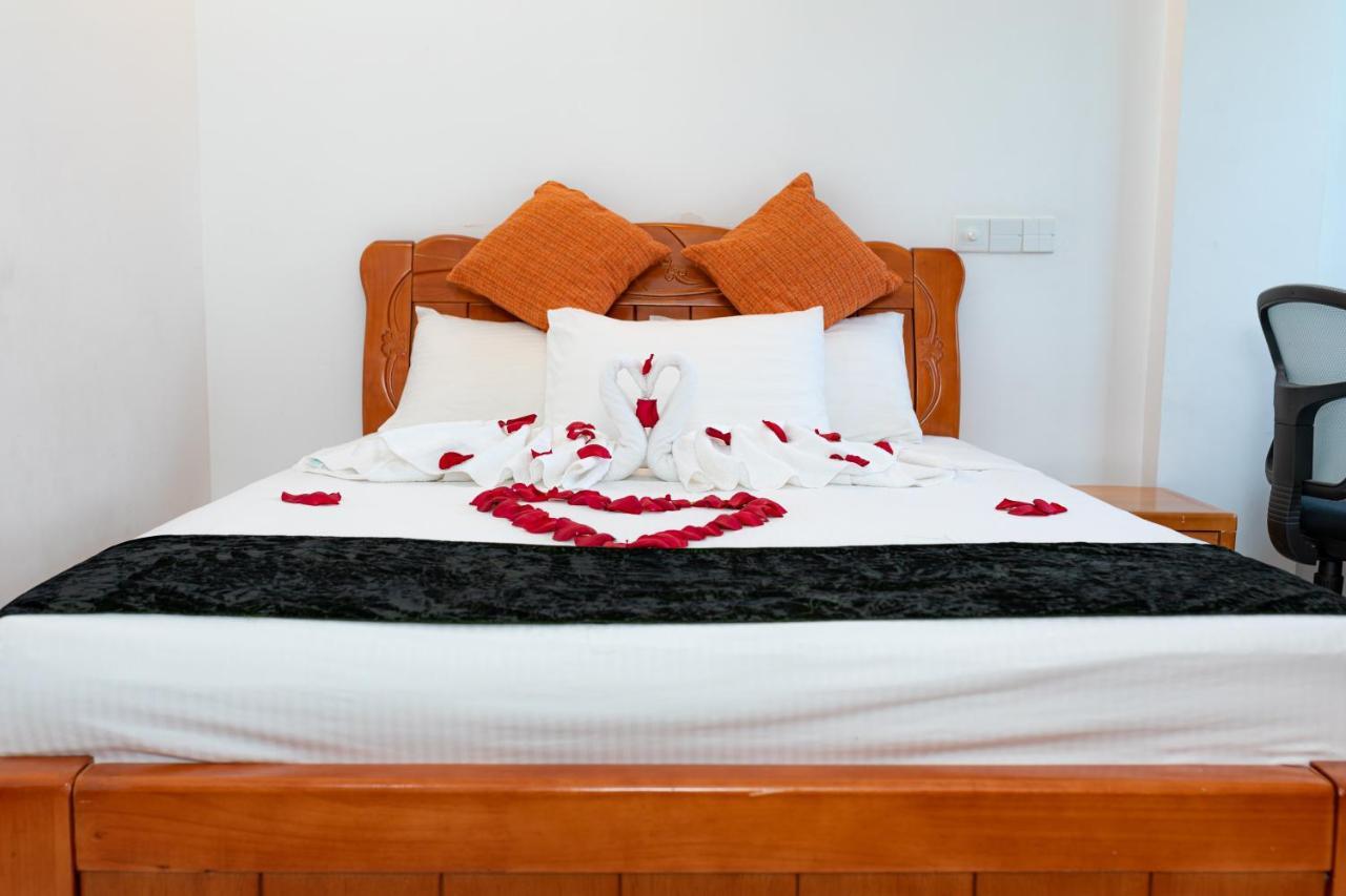 White Beach Holiday At Hulhumale' Exterior photo