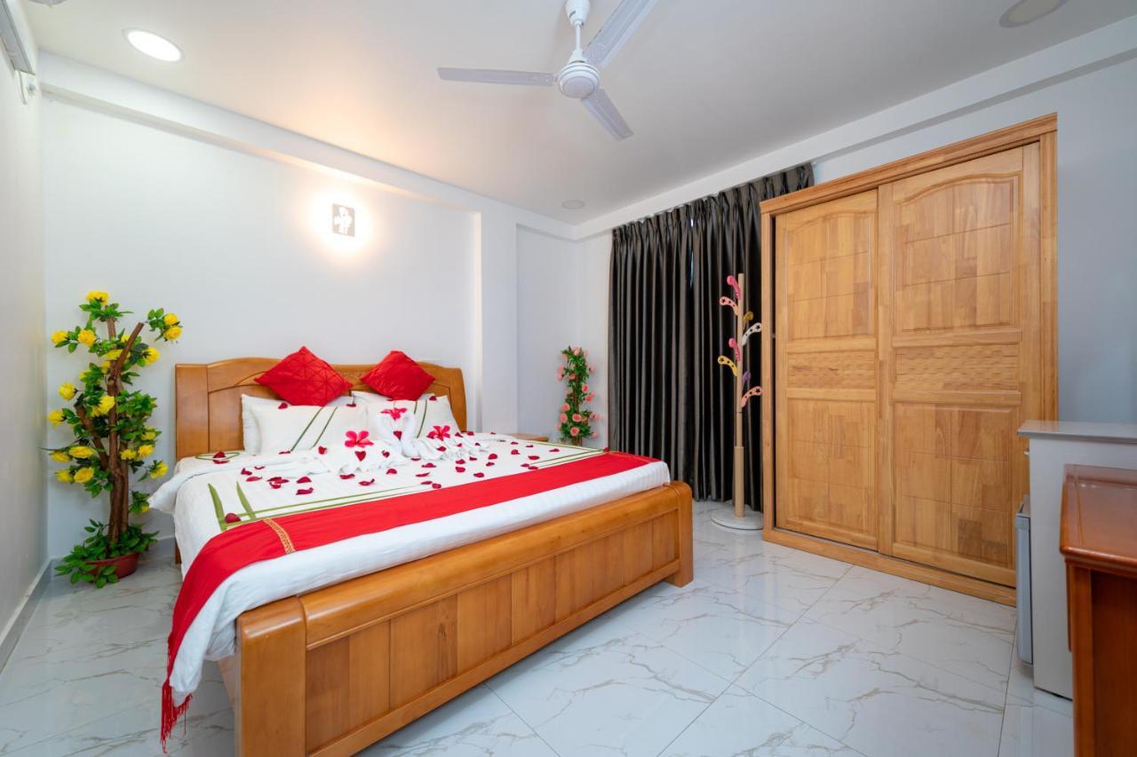 White Beach Holiday At Hulhumale' Exterior photo